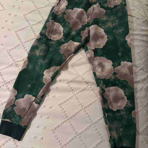 Nike Men Sportswear Club Joggers - Picture 1 of 4